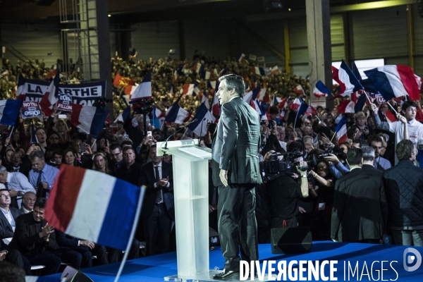 Meeting de François Fillon à la Villette.