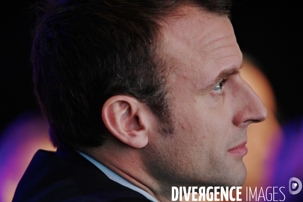 Emmanuel Macron invité par la Fondation Abbé Pierre