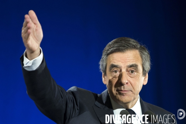 Déplacement de François FILLON dans les Ardennes.