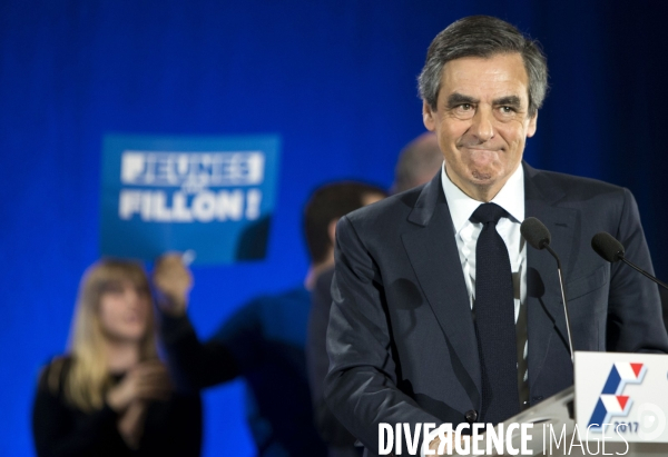 Déplacement de François FILLON dans les Ardennes.