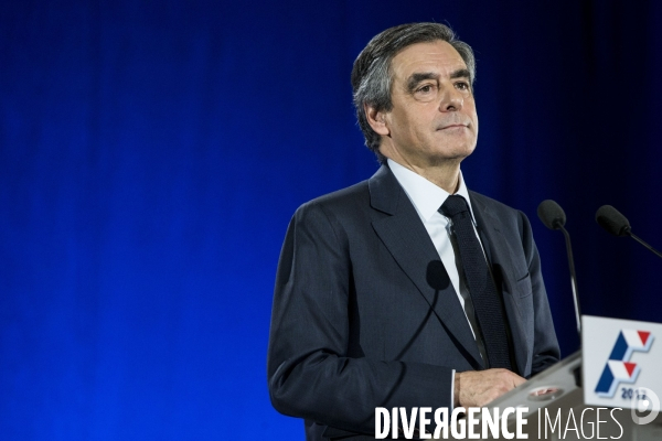 Déplacement de François FILLON dans les Ardennes.