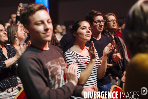 Meeting en hologramme de Jean-Luc Mélenchon à Aubervilliers