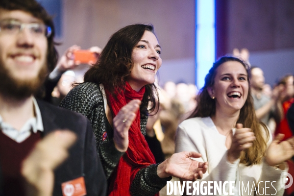 Meeting en hologramme de Jean-Luc Mélenchon à Aubervilliers