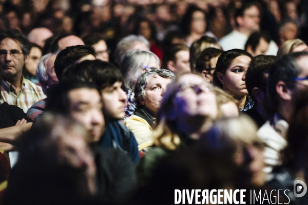 Meeting en hologramme de Jean-Luc Mélenchon à Aubervilliers