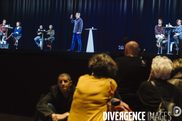 Meeting en hologramme de Jean-Luc Mélenchon à Aubervilliers