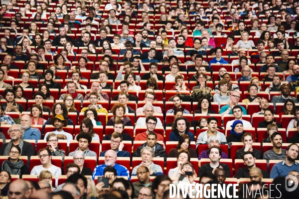 Meeting en hologramme de Jean-Luc Mélenchon à Aubervilliers