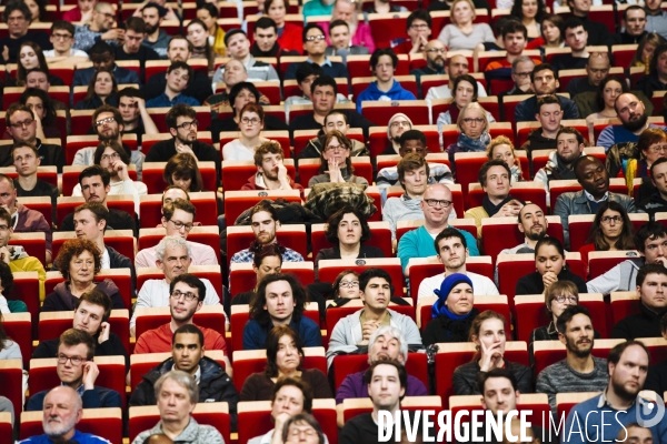 Meeting en hologramme de Jean-Luc Mélenchon à Aubervilliers