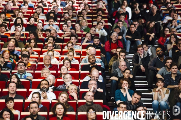 Meeting en hologramme de Jean-Luc Mélenchon à Aubervilliers