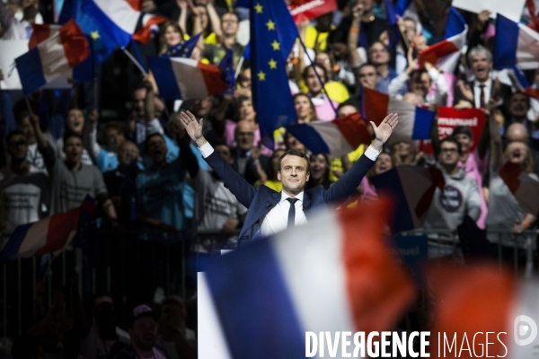 Discours d Emmanuel Macron, le leader du mouvement En Marche! et candidat à l élection présidentielle de 2017, au palais des sports de Lyon.