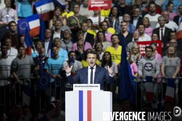 Discours d Emmanuel Macron, le leader du mouvement En Marche! et candidat à l élection présidentielle de 2017, au palais des sports de Lyon.