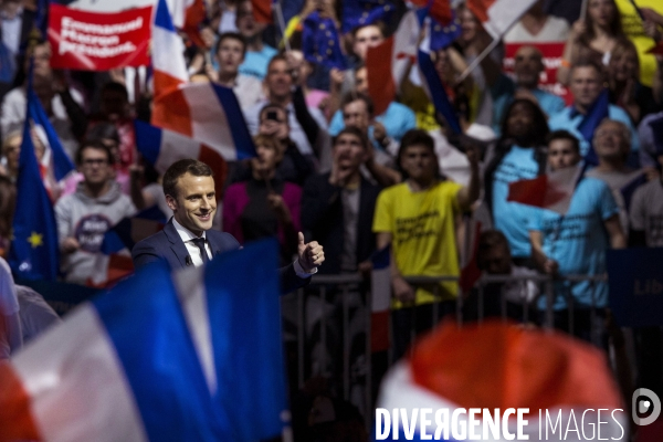 Discours d Emmanuel Macron, le leader du mouvement En Marche! et candidat à l élection présidentielle de 2017, au palais des sports de Lyon.