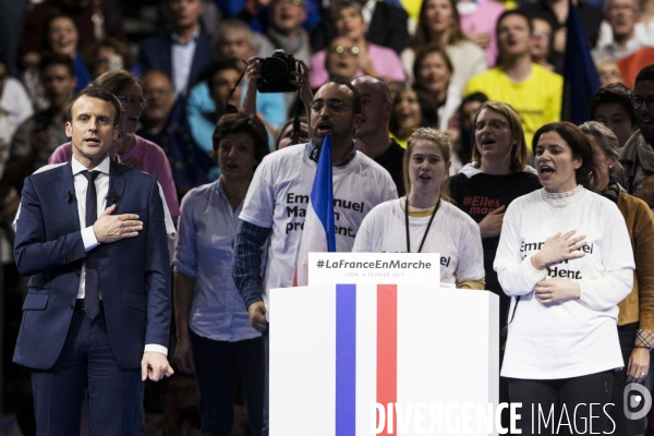 Discours d Emmanuel Macron, le leader du mouvement En Marche! et candidat à l élection présidentielle de 2017, au palais des sports de Lyon.