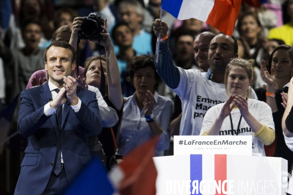 Discours d Emmanuel Macron, le leader du mouvement En Marche! et candidat à l élection présidentielle de 2017, au palais des sports de Lyon.