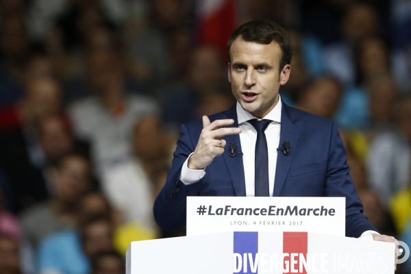 Discours d Emmanuel Macron, le leader du mouvement En Marche! et candidat à l élection présidentielle de 2017, au palais des sports de Lyon.