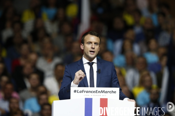 Discours d Emmanuel Macron, le leader du mouvement En Marche! et candidat à l élection présidentielle de 2017, au palais des sports de Lyon.