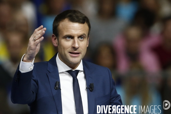 Discours d Emmanuel Macron, le leader du mouvement En Marche! et candidat à l élection présidentielle de 2017, au palais des sports de Lyon.