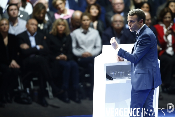 Discours d Emmanuel Macron, le leader du mouvement En Marche! et candidat à l élection présidentielle de 2017, au palais des sports de Lyon.