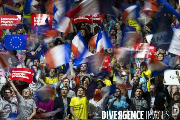 Discours d Emmanuel Macron, le leader du mouvement En Marche! et candidat à l élection présidentielle de 2017, au palais des sports de Lyon.