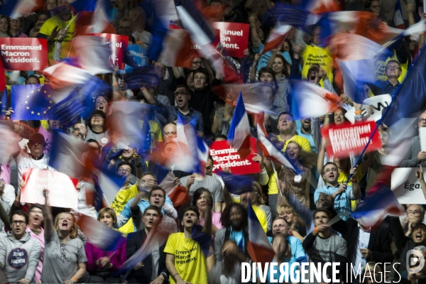 Discours d Emmanuel Macron, le leader du mouvement En Marche! et candidat à l élection présidentielle de 2017, au palais des sports de Lyon.