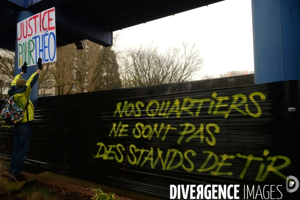 Manifestation en soutien à Théo victime de viol à Bobigny. Clashes in Paris suburb after police rape.