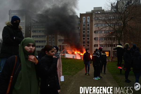 Manifestation en soutien à Théo victime de viol à Bobigny. Clashes in Paris suburb after police rape.