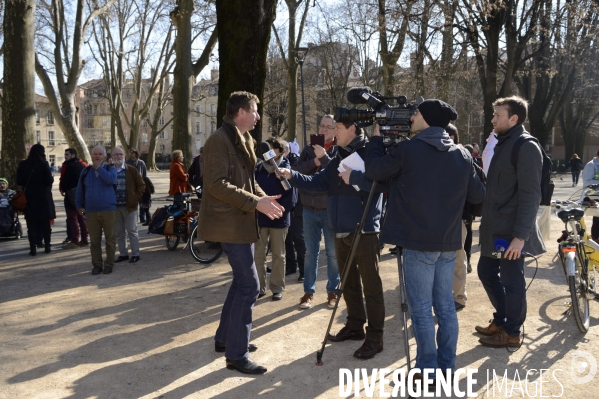 Yannick Jadot, candidat écologiste en visite à Grenoble