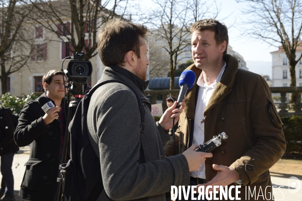 Yannick Jadot, candidat écologiste en visite à Grenoble