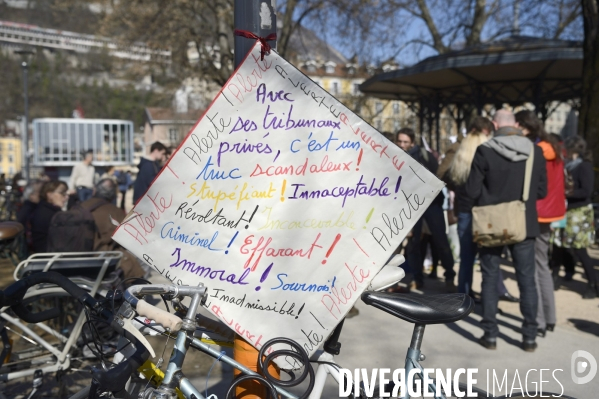 Yannick Jadot, candidat écologiste en visite à Grenoble