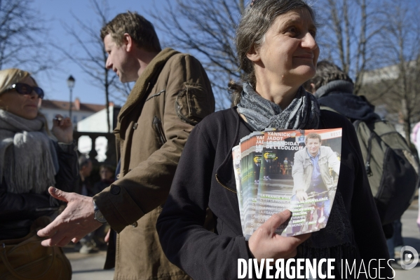 Yannick Jadot, candidat écologiste en visite à Grenoble