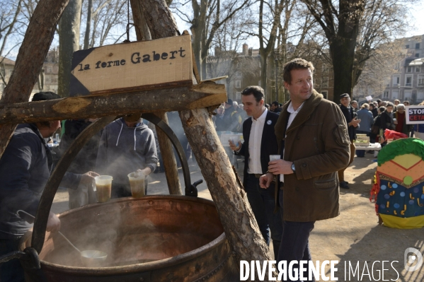 Yannick Jadot, candidat écologiste en visite à Grenoble