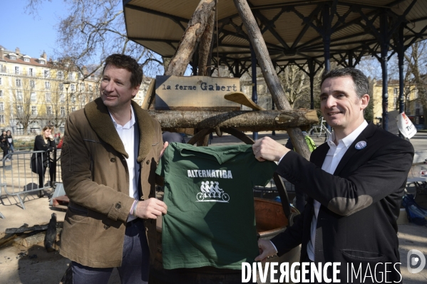 Yannick Jadot, candidat écologiste en visite à Grenoble