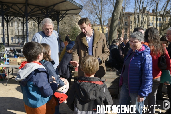 Yannick Jadot, candidat écologiste en visite à Grenoble