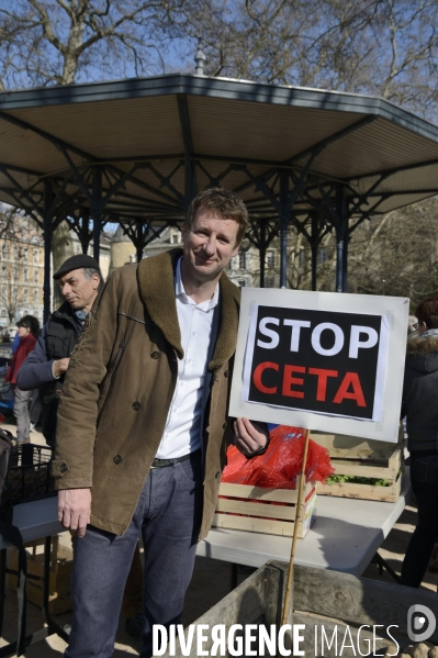 Yannick Jadot, candidat écologiste en visite à Grenoble