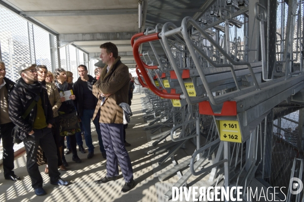 Yannick Jadot, candidat écologiste en visite à Grenoble