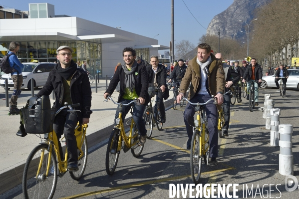 Yannick Jadot, candidat écologiste en visite à Grenoble