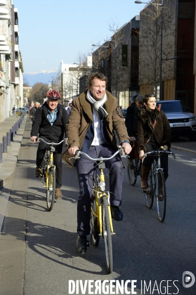 Yannick Jadot, candidat écologiste en visite à Grenoble