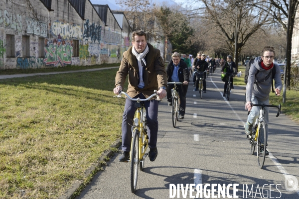 Yannick Jadot, candidat écologiste en visite à Grenoble