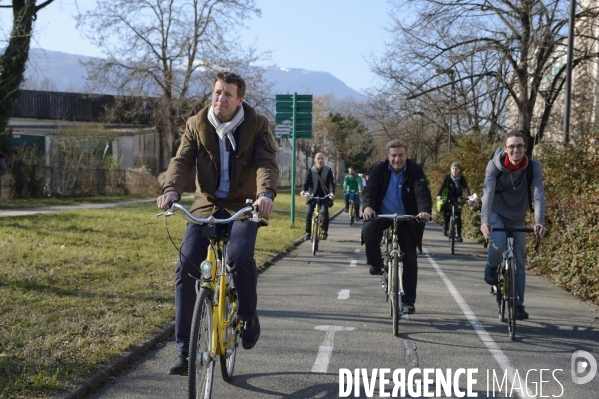 Yannick Jadot, candidat écologiste en visite à Grenoble