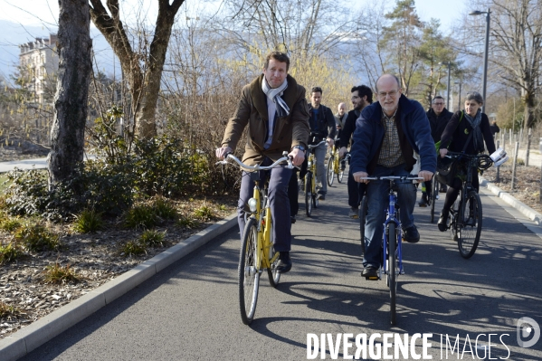 Yannick Jadot, candidat écologiste en visite à Grenoble