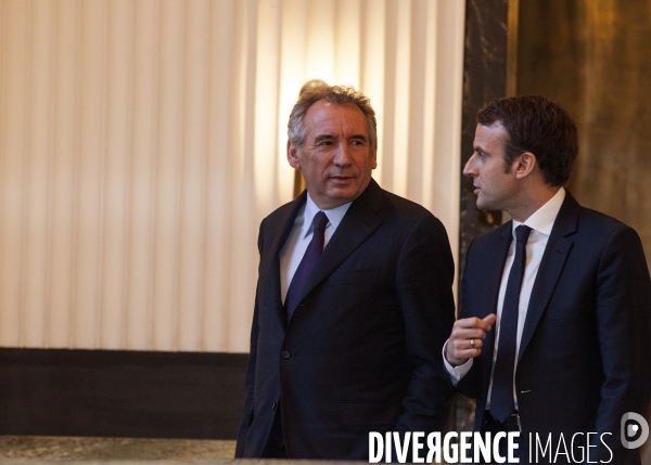 François Bayrou et Emmanuel Macron devant la presse pour sceller leur alliance