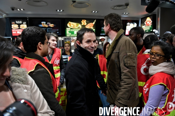 Benoit Hamon rencontre des salaries de McDonald s