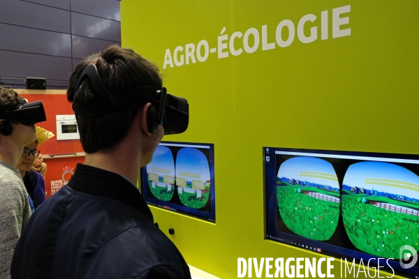 Salon international de l agriculture 2017.Quiz en realite virtuelle sur le stand du ministere de l agriculture sur le theme de l agro-ecologie