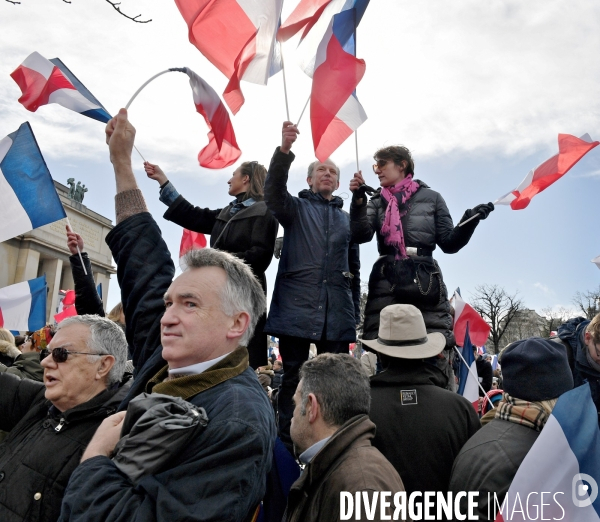 Manifestation de Soutien à François Fillon place du Trocadero