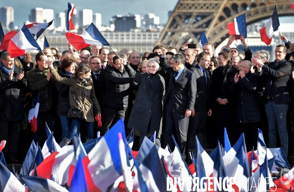 Manifestation de Soutien à François Fillon place du Trocadero