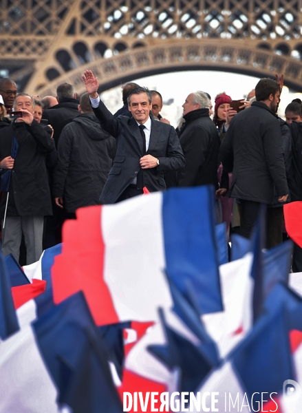 Manifestation de Soutien à François Fillon place du Trocadero