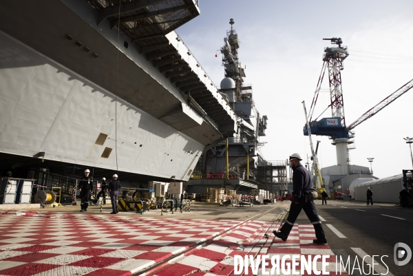 Renovation du porte-avions Charles de Gaulle