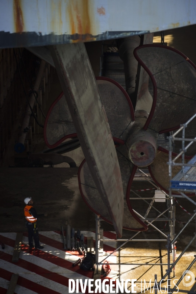 Renovation du porte-avions Charles de Gaulle