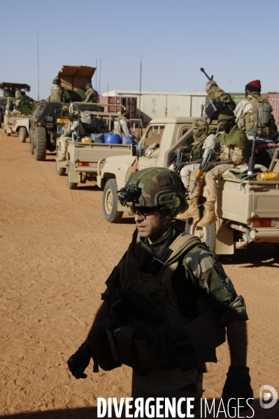 BARKHANE au Niger : Recherche des groupes armés terroristes avec les FAN.