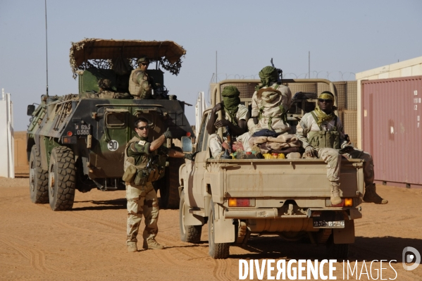 BARKHANE au Niger : Recherche des groupes armés terroristes avec les FAN.