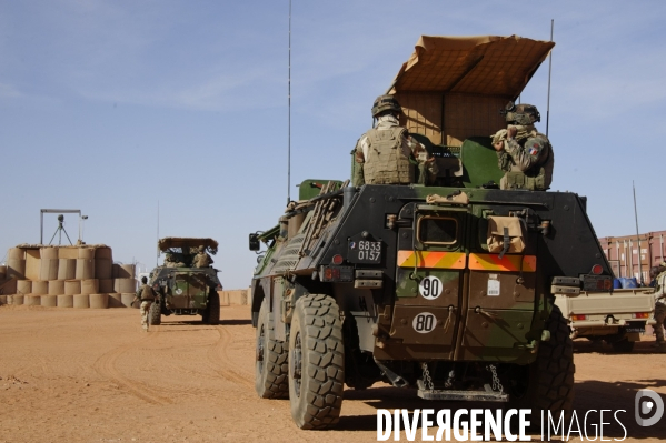 BARKHANE au Niger : Recherche des groupes armés terroristes avec les FAN.